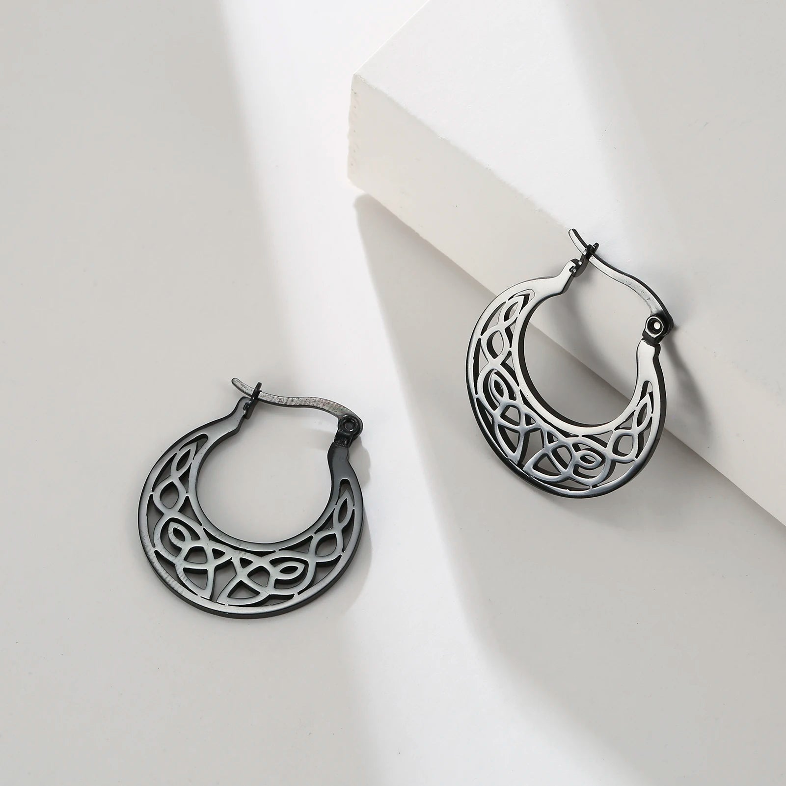 Teamer Filigree Witch Knot Hoop Drop Earrings Stainless Steel Vintage Irish Celtics Knot Dangle Earrings for Women Wicca Jewelry