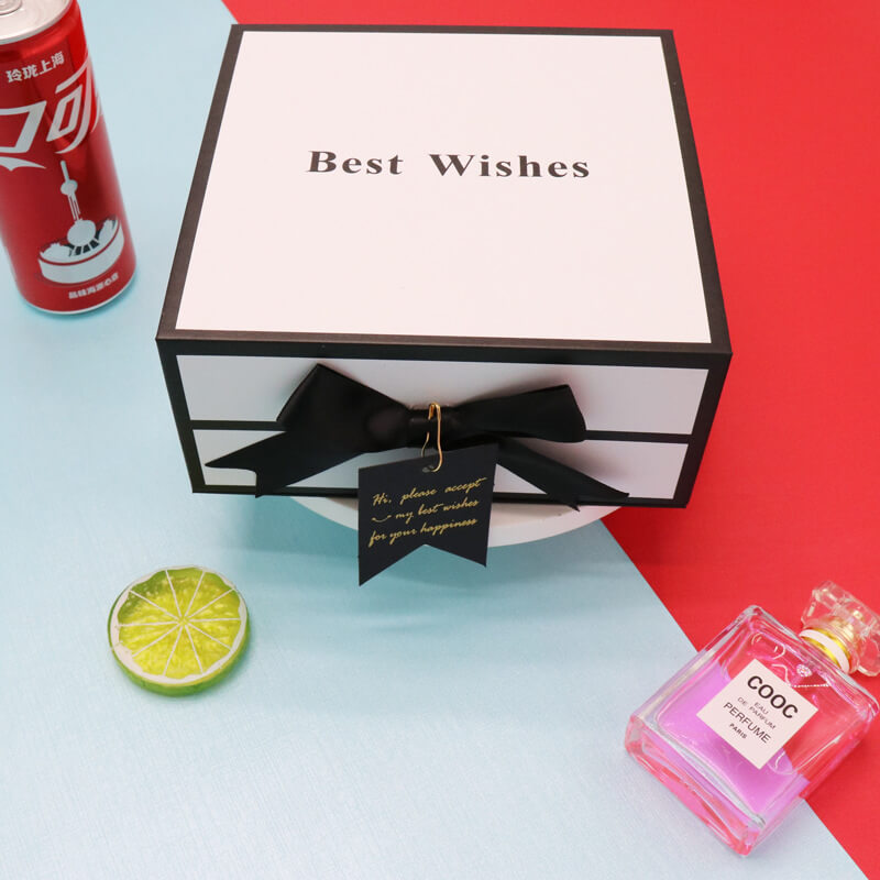 White Clamshell Gift Box For Lipstick Packaging | Clamshell Gift Box
