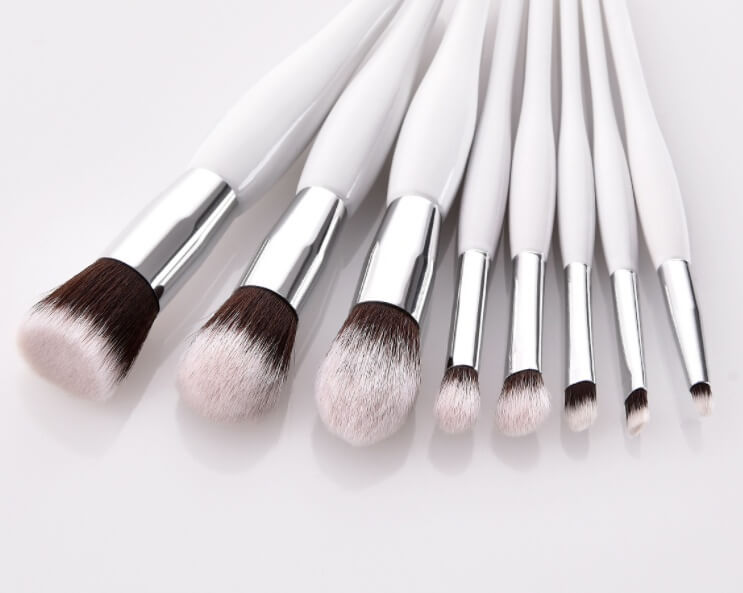  Essential Eyeshadow Brushes For Beginners | Makeup Brush Holder Ideas