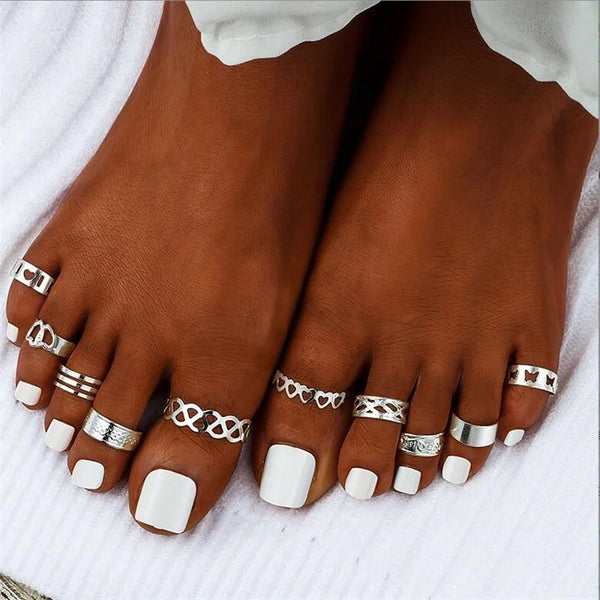 Fashionable Open Toe Rings in Gold and Silver